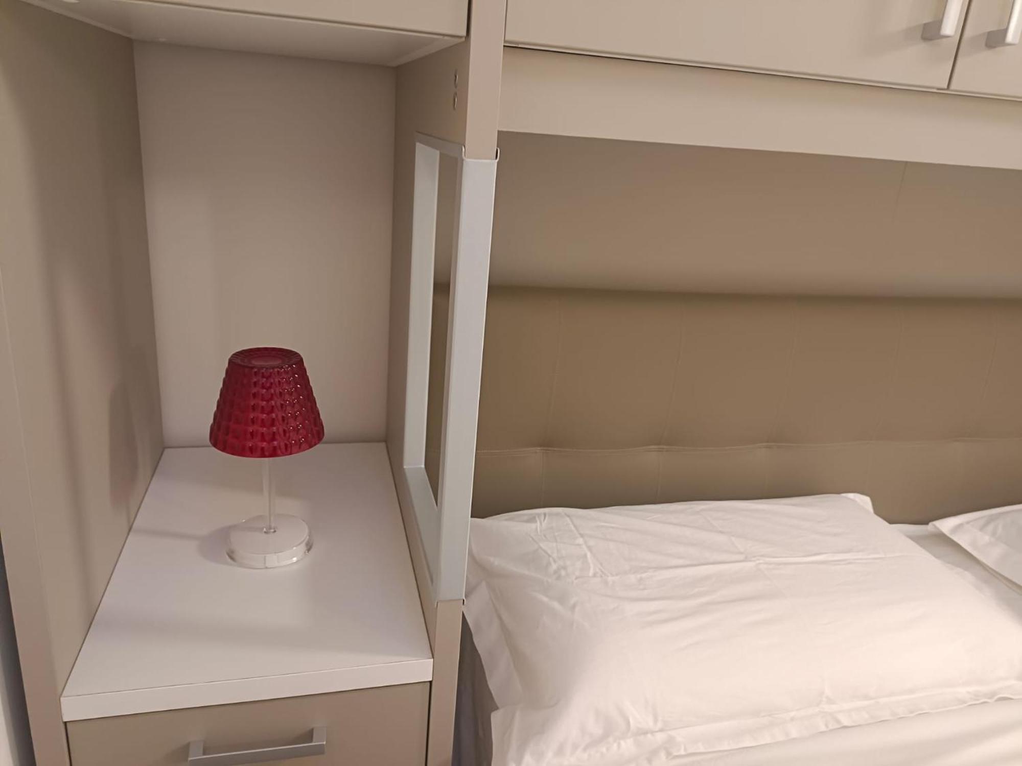 Ferienwohnung Luminoso Bilocale Zona Tibaldi Bocconi Mailand Exterior foto